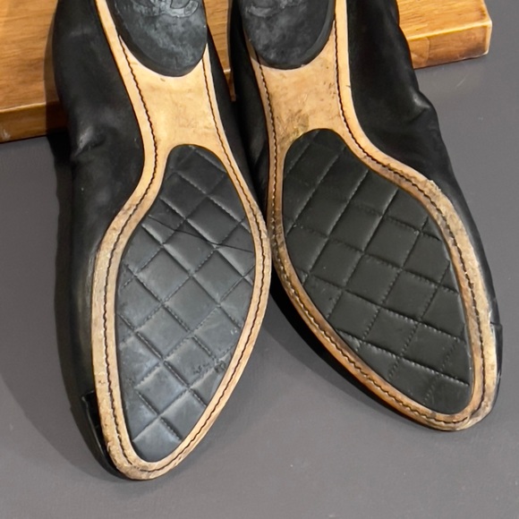CHANEL Black Leather Ballet Flats 41 - Picture 8 of 15